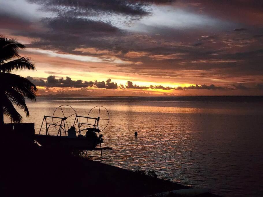 Duplex En Bord De Mer Fare Tahitea Pension Taputapuapea Екстер'єр фото